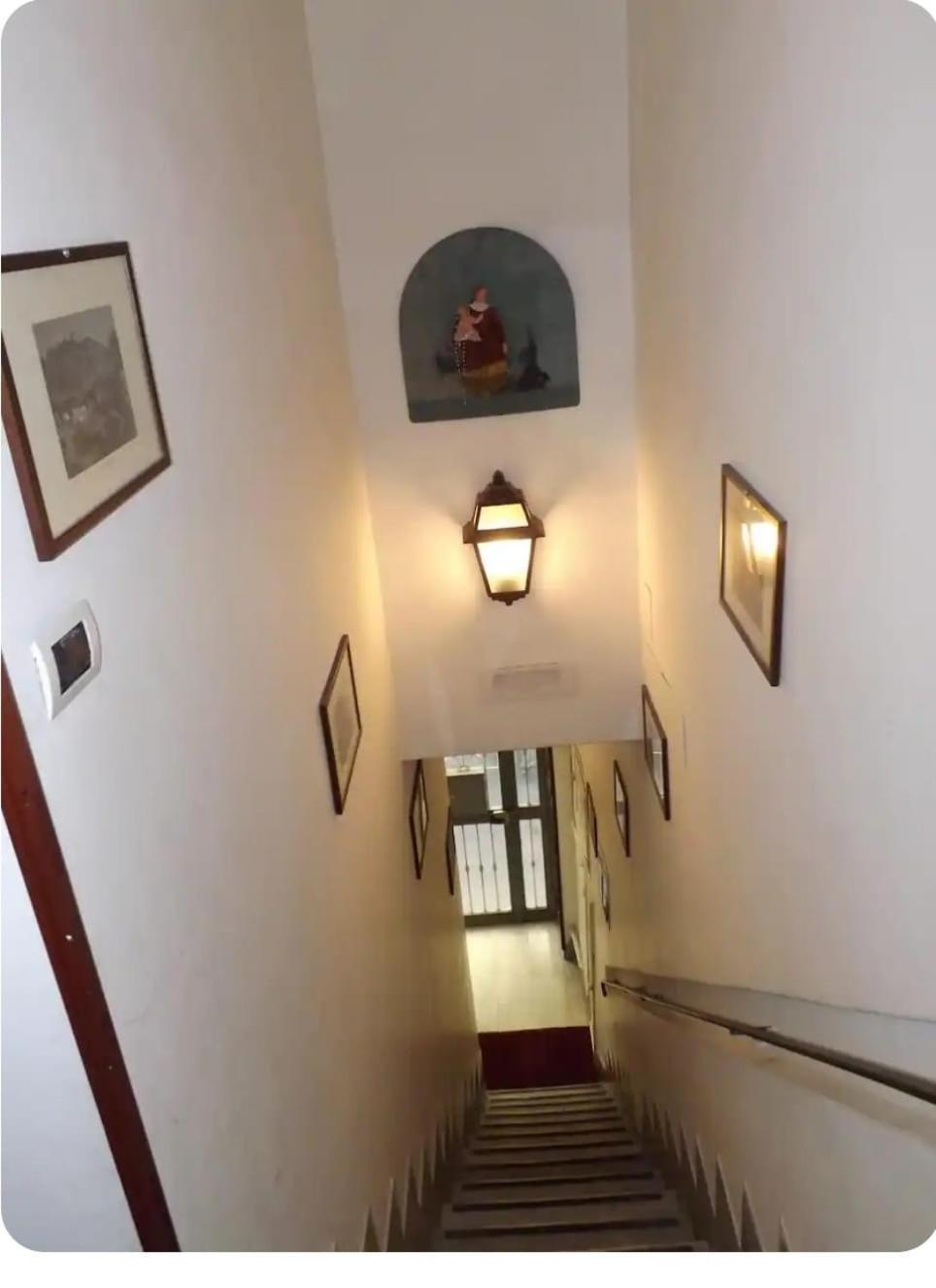 Guide Tour Apartments Наполи Екстериор снимка