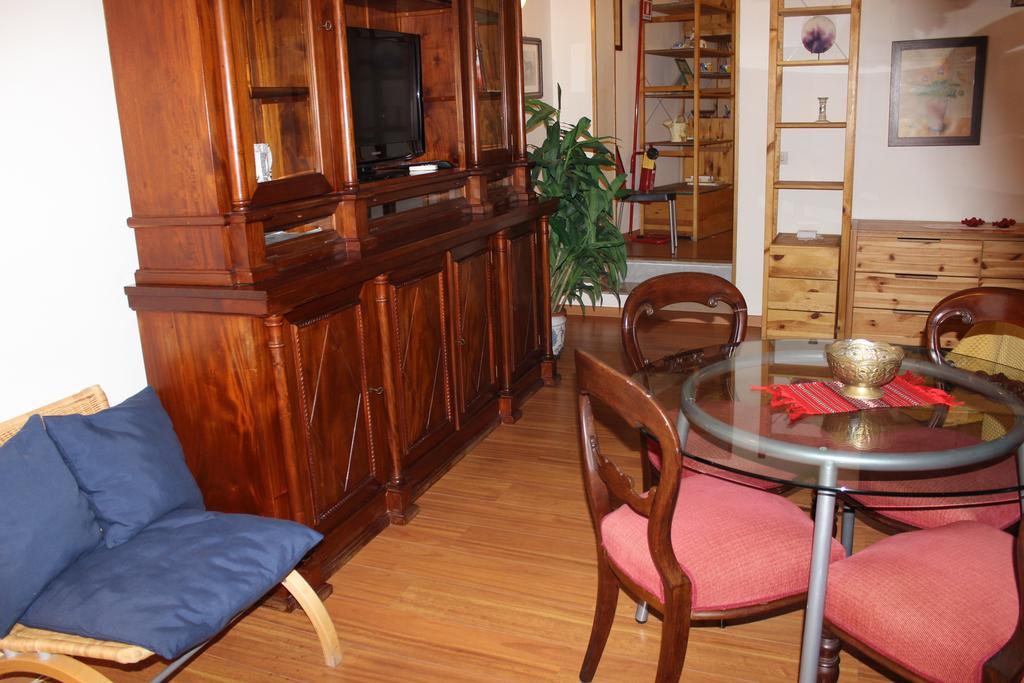 Guide Tour Apartments Наполи Екстериор снимка