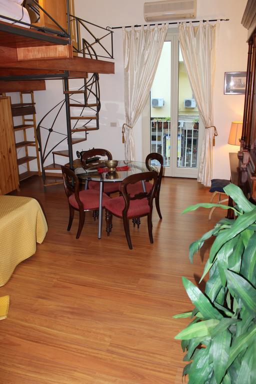 Guide Tour Apartments Наполи Екстериор снимка
