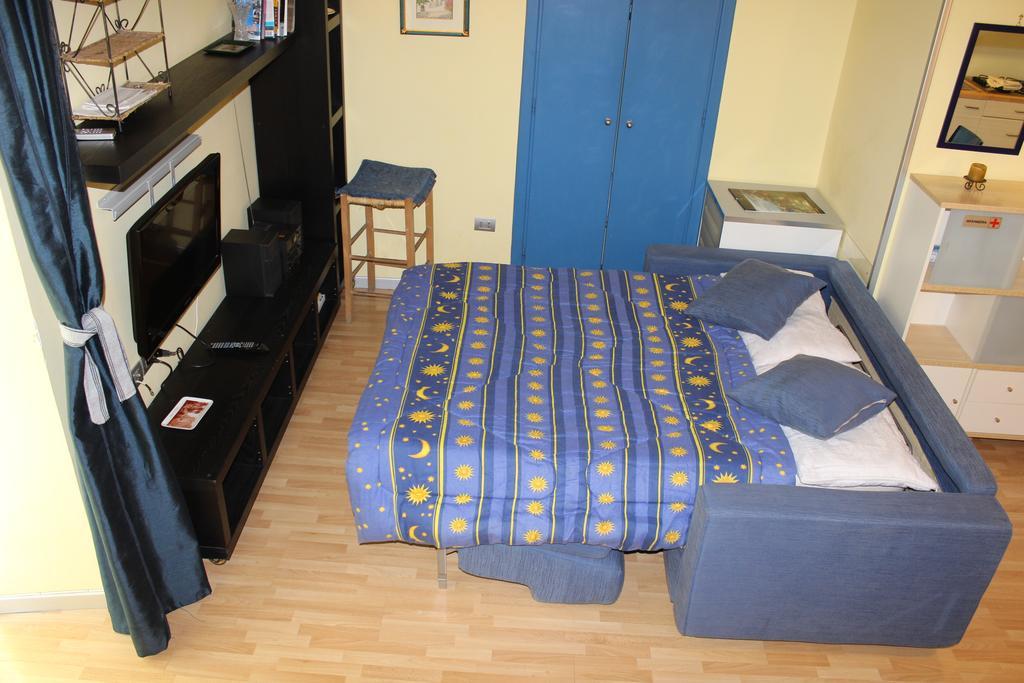 Guide Tour Apartments Наполи Екстериор снимка