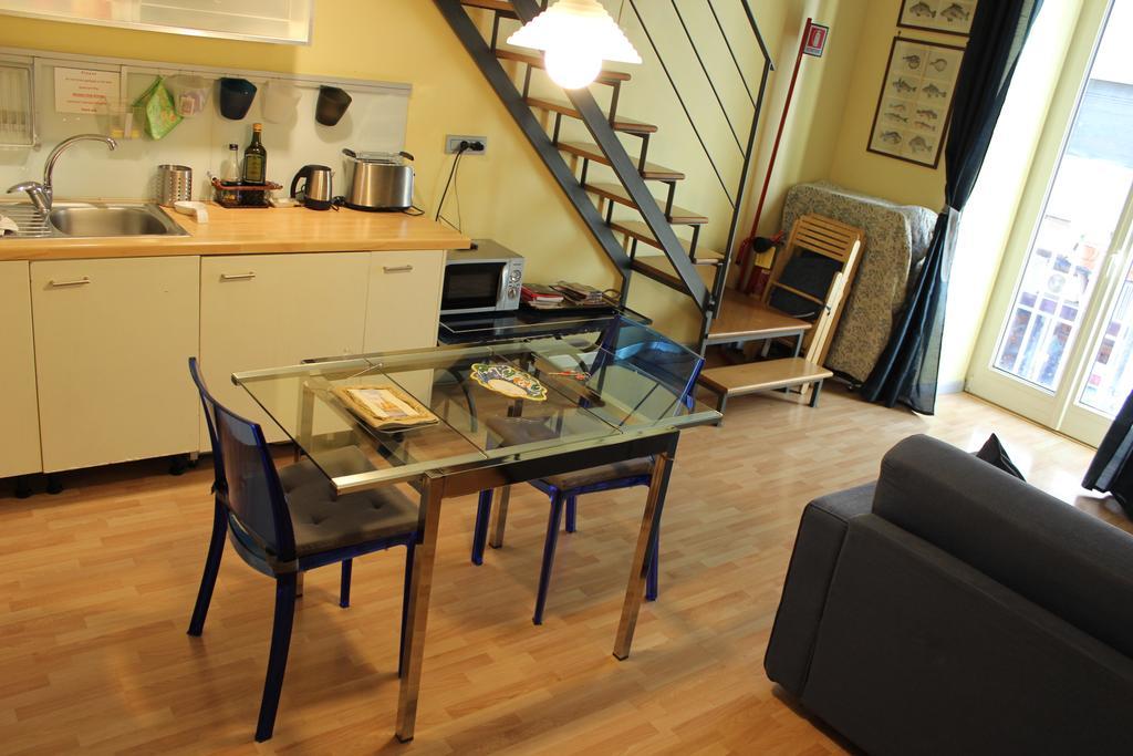 Guide Tour Apartments Наполи Екстериор снимка