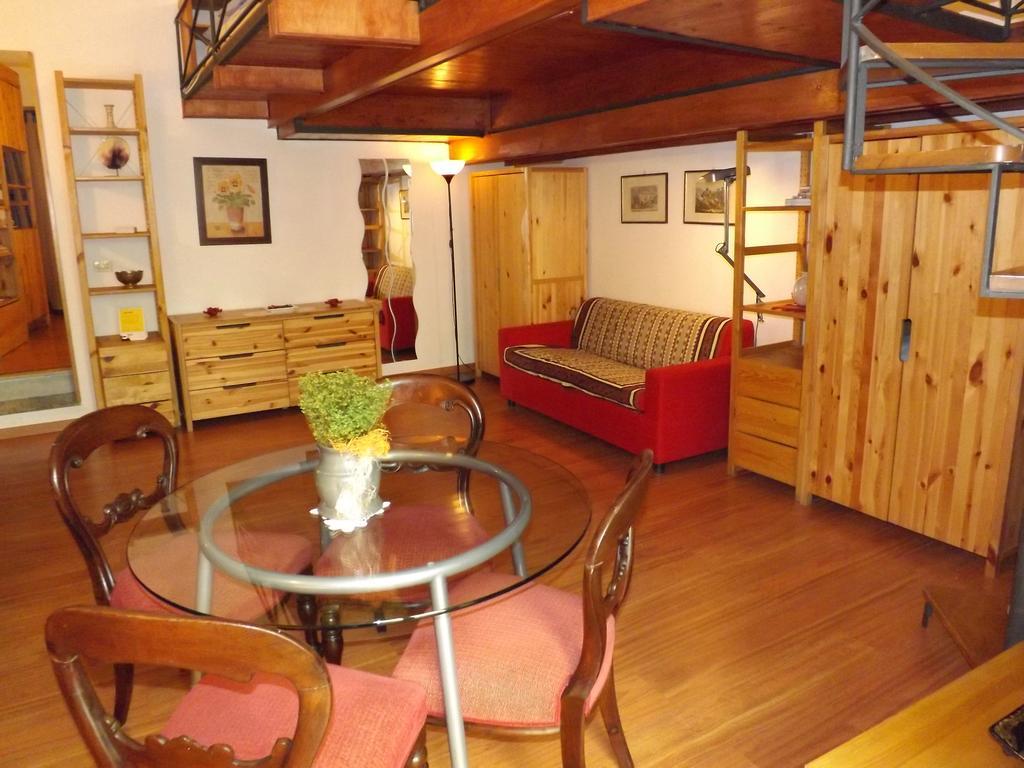 Guide Tour Apartments Наполи Екстериор снимка