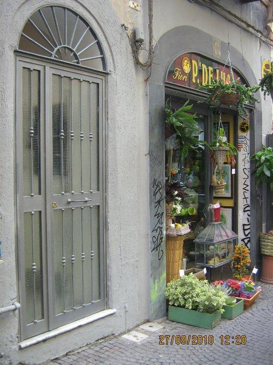 Guide Tour Apartments Наполи Екстериор снимка